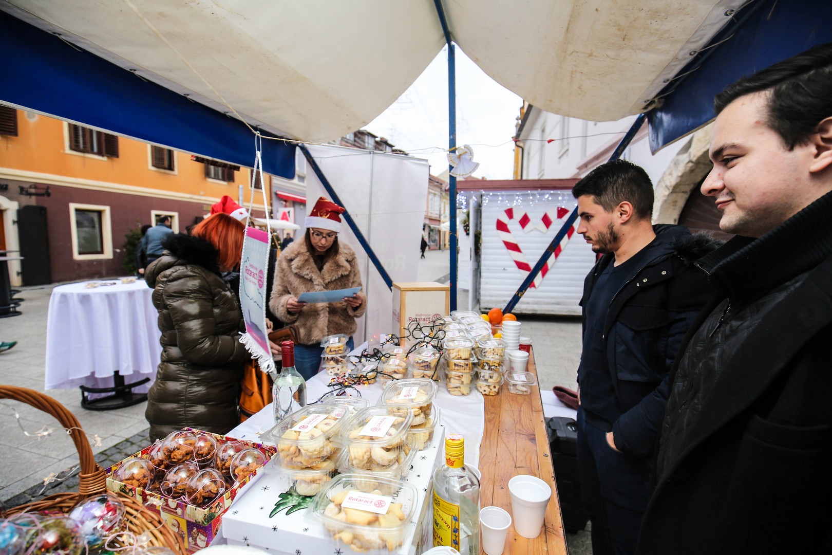 Štand dobrote Rotary cluba Međimurje u središtu Čakovca