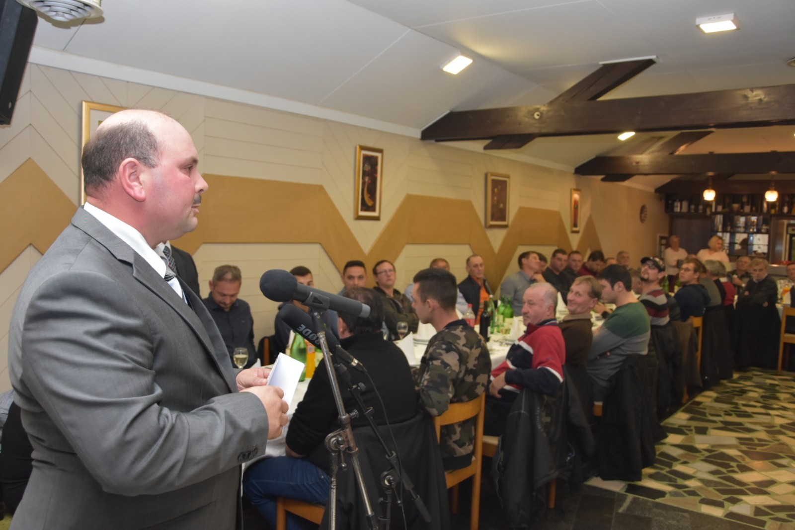 ANDRIJA TOMAŠEK ‘Sinovi nastavljaju moj posao i siguran sam da će uspješno trajati i slijedećih 25 godina’ ANDRIJA TOMAŠEK ‘Sinovi nastavljaju moj posao i siguran sam da će uspješno trajati i slijedećih 25 godina’