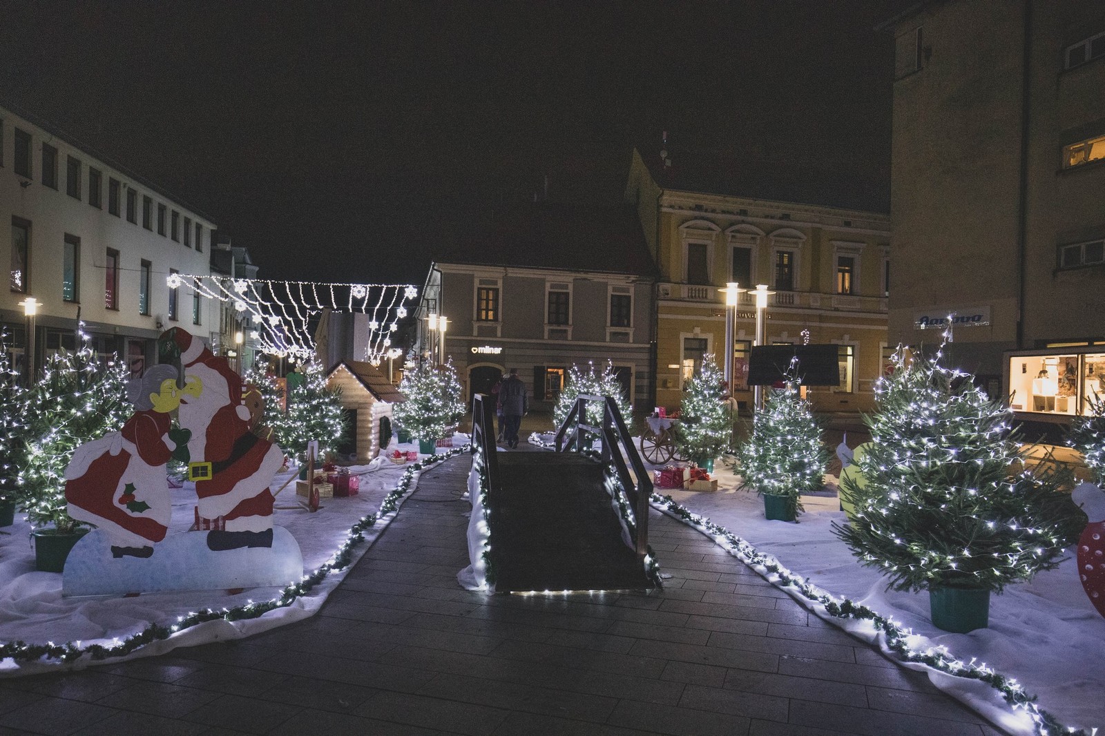 OVO JE PREKRASNO Božićno uređenje u centru Čakovca će vas oduševiti