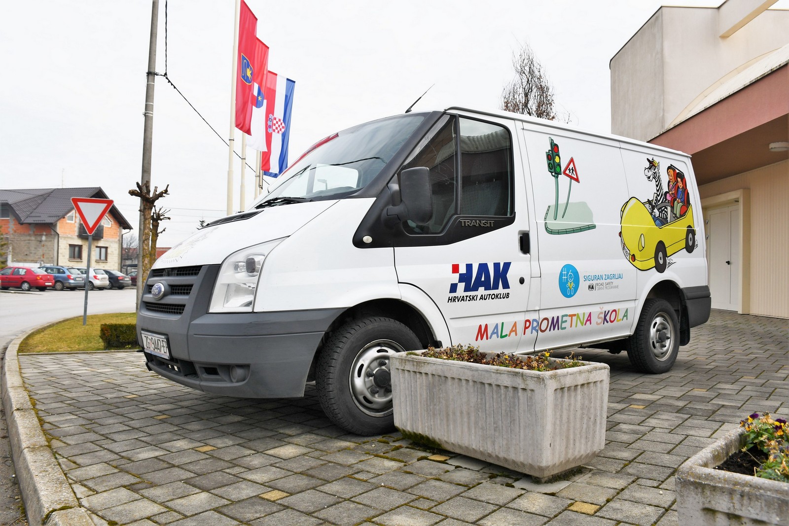 MALA PROMETNA ŠKOLA Vrtićarci DV Suncokret Strahoninec učili o sigurnosti u prometu