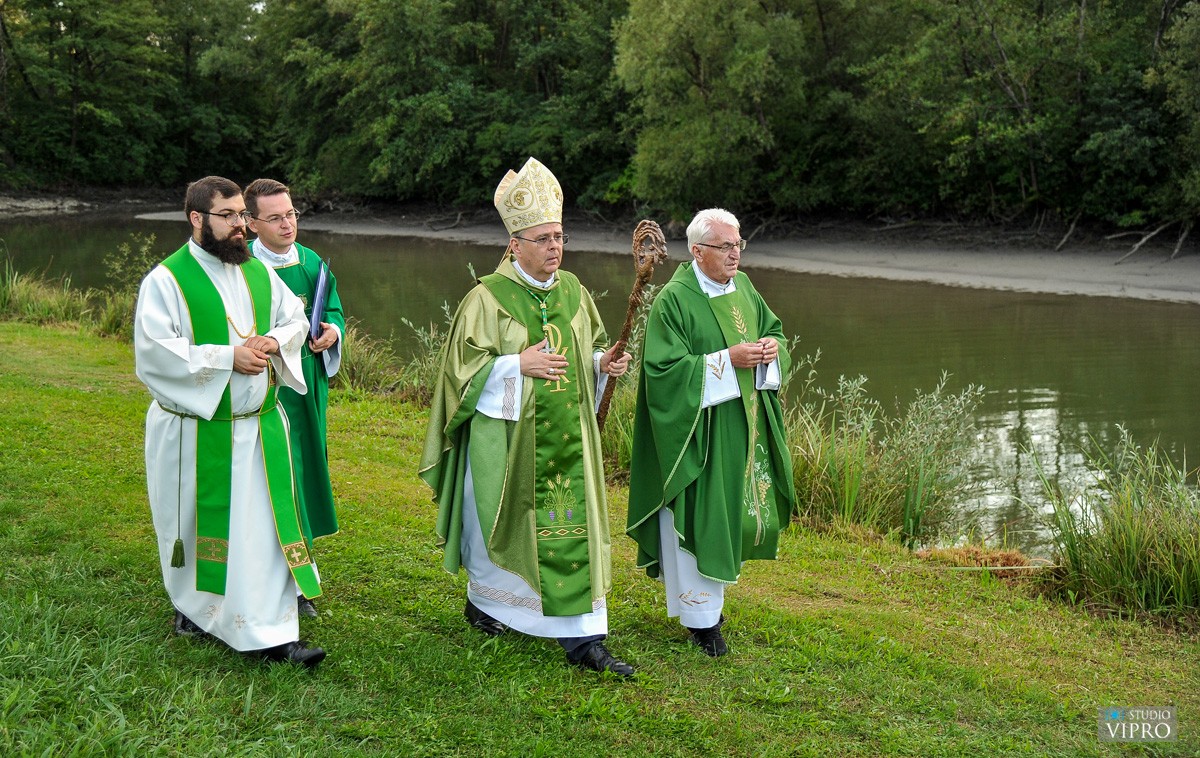 FOTO Uz molitvu i prigodan program obilježena godišnjica tragedije na rijeci Dravi