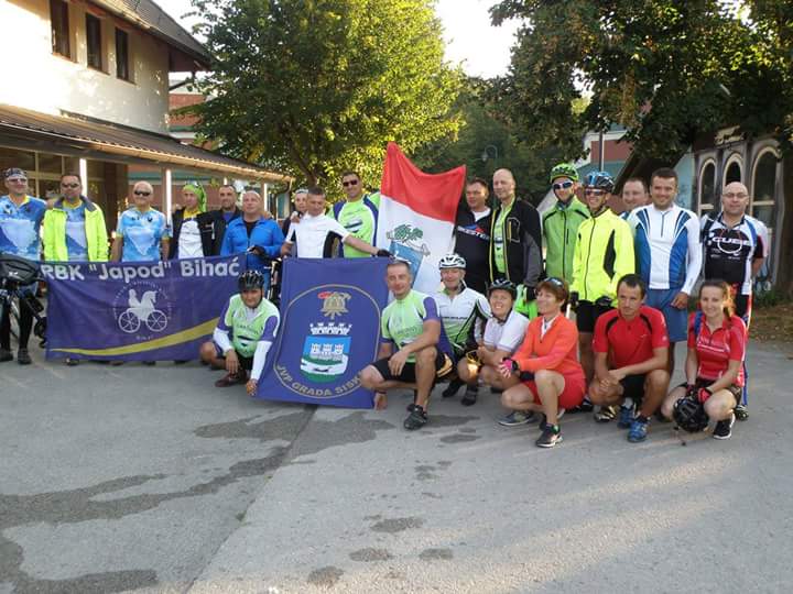 fbimg1504077293141333458