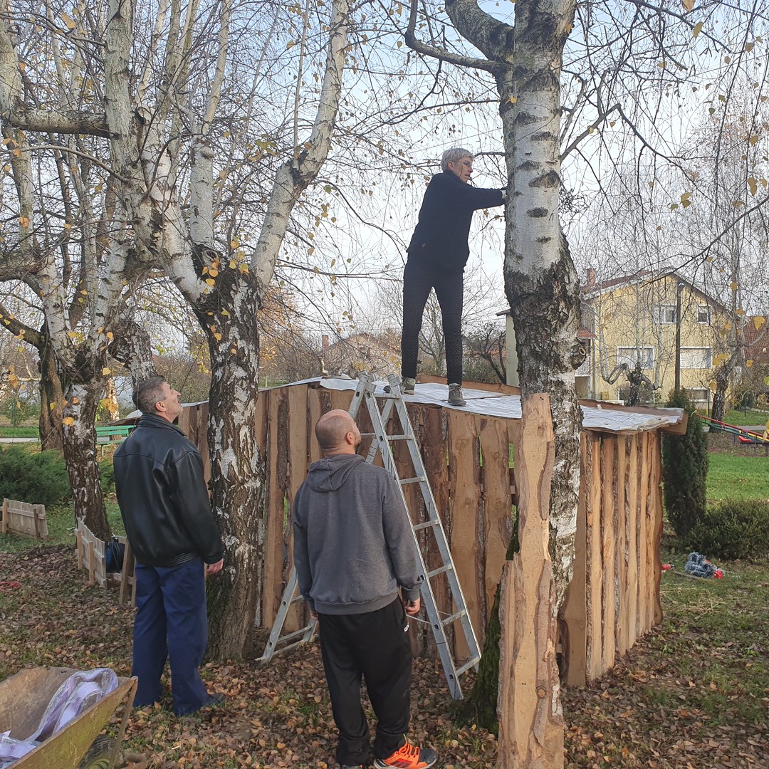 Vrijedni članovi KUD-a Mihovljan uredili prekrasne jaslice u svom mjestu