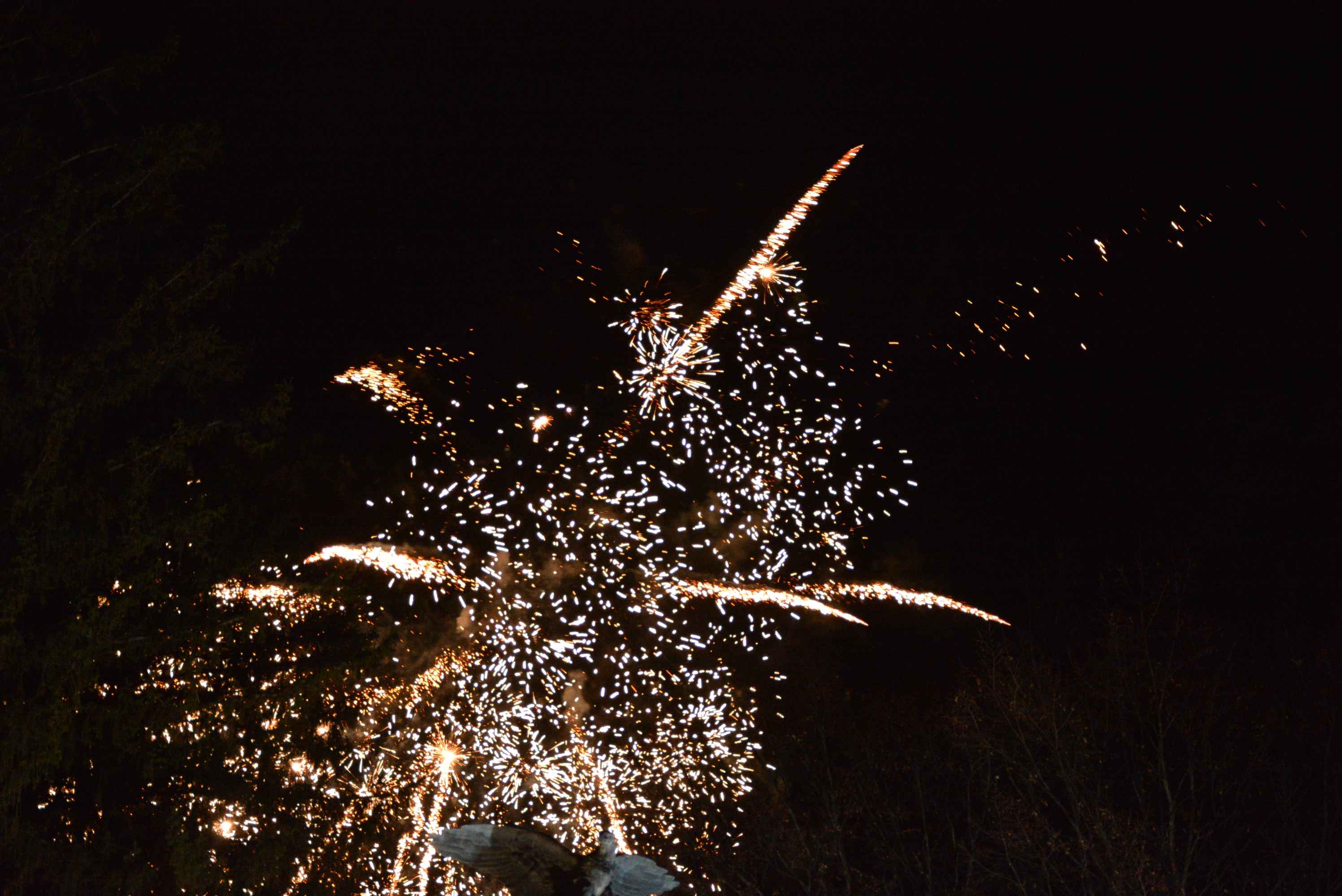 FOTO/VIDEO Čakovec veselo proslavio dolazak 2024. uz ritam ‘Noćne smjene’ i puni trg