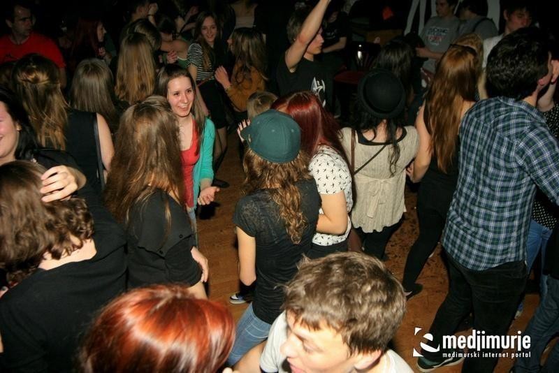 slika0031 Arcus (Subota, 28.4.2012) slika0031 Arcus (Subota, 28.4.2012)