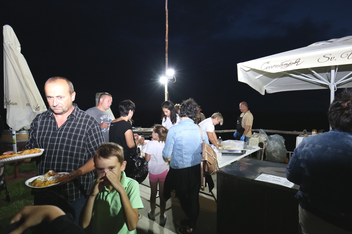 Odličan koncert Vatre u predivnom ambijentu Mađerkinog brega