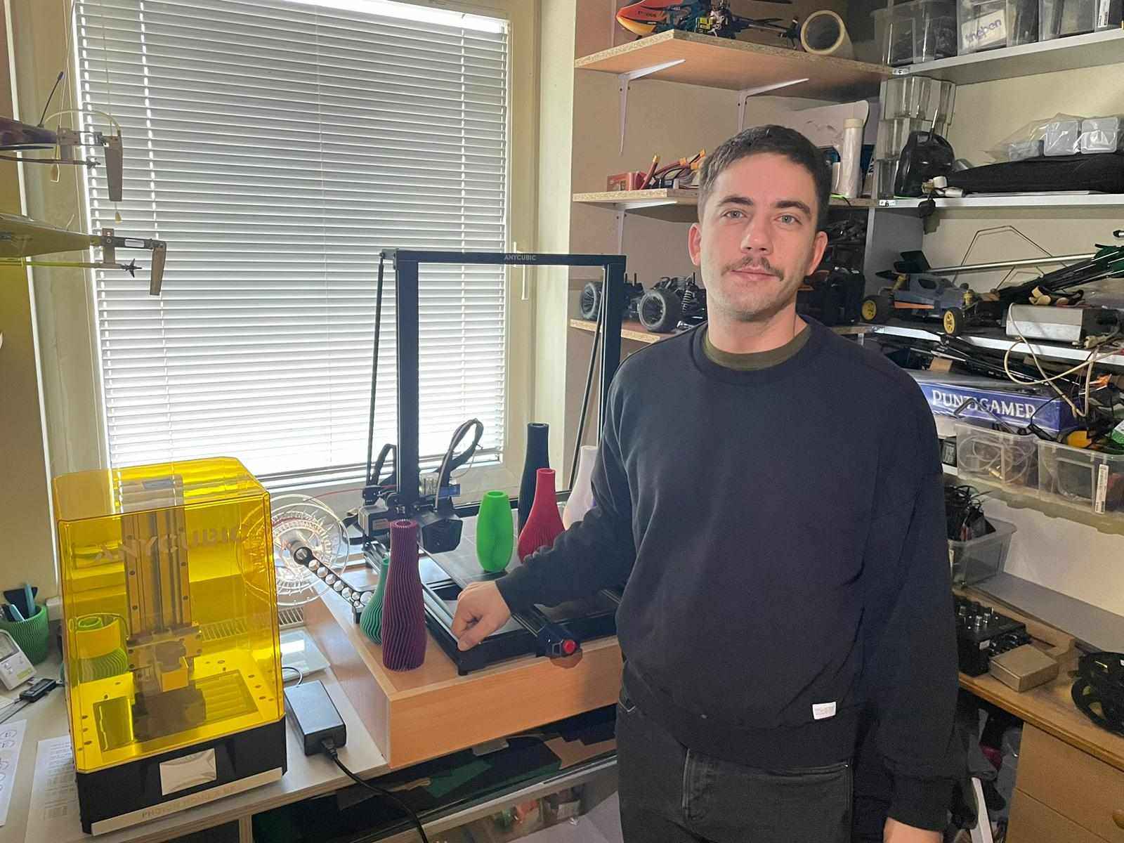 INOVATIVNI MAJSTOR Aleksandar Polanec (34) iz Selnice mixa glazbu od malena i 3D printa predivne spiralne vaze INOVATIVNI MAJSTOR Aleksandar Polanec (34) iz Selnice mixa glazbu od malena i 3D printa predivne spiralne vaze