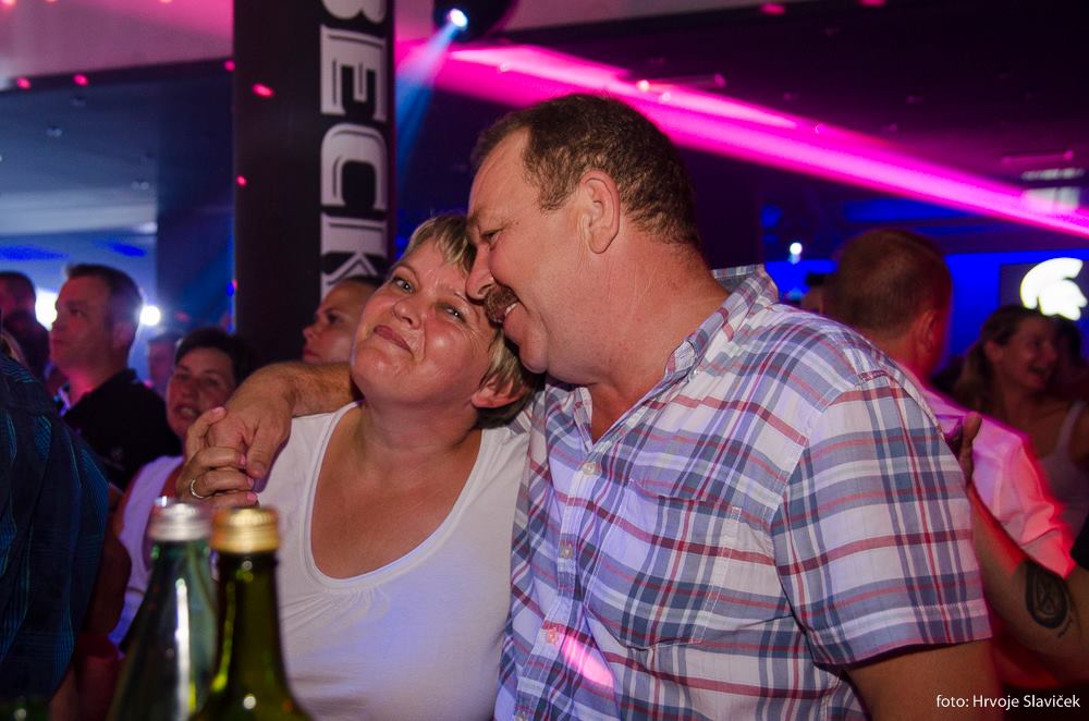 1413870811454946555251282729822