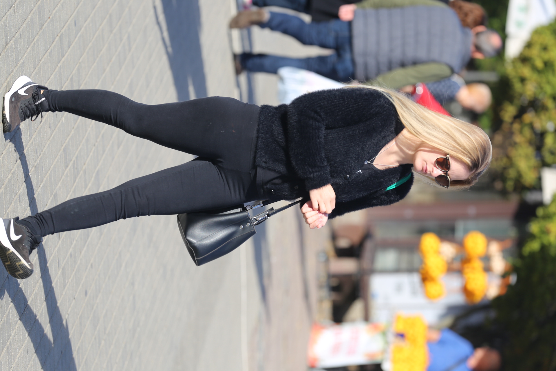 KLIKOM PO ČAKOVCU Prva sunčana subota u listopadu izmamila vesele šetače u centar grada