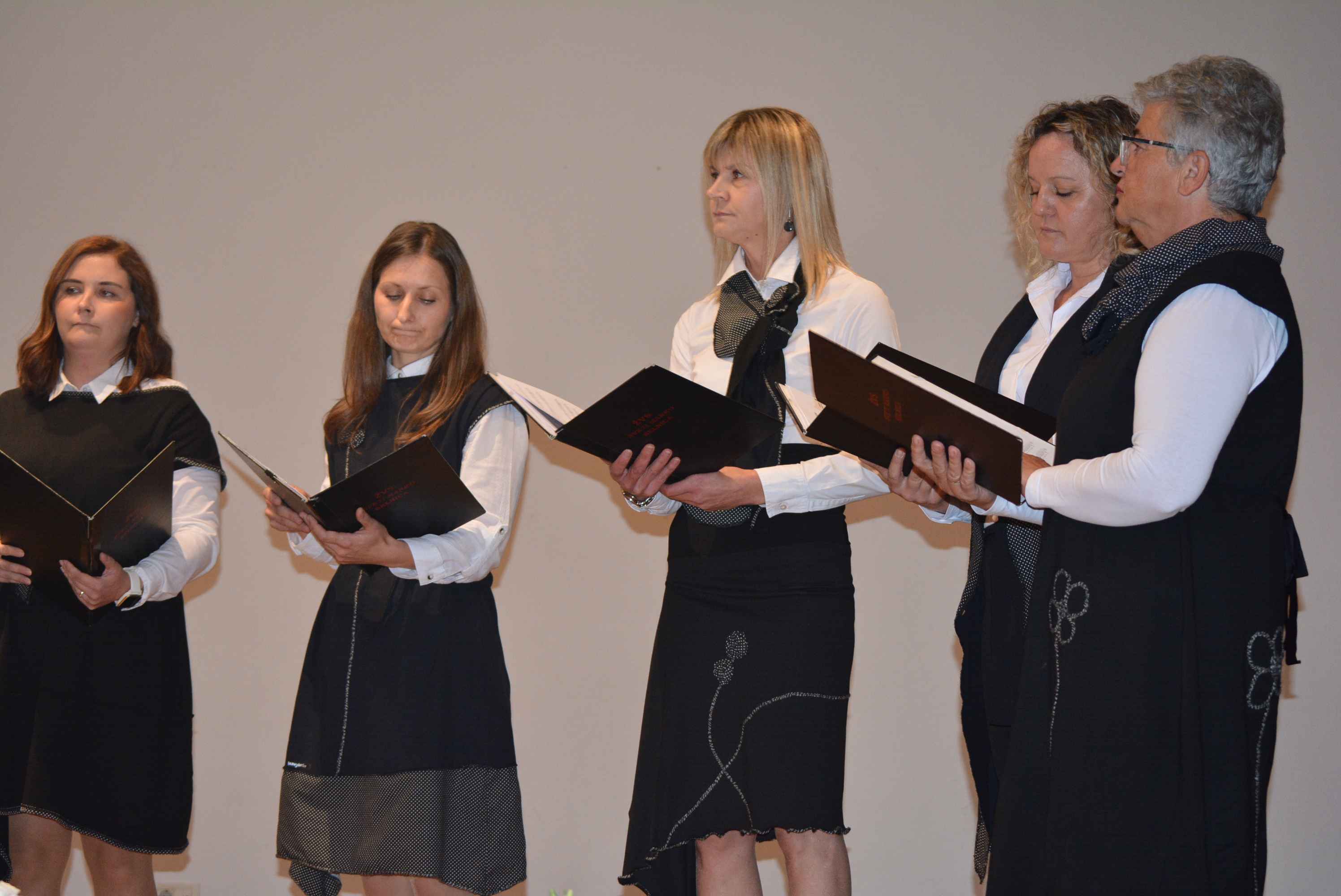 FOTO/VIDEO Divno glazbeno putovanje na godišnjem koncertu ženske vokalne skupine KUU ‘Veseli Međimurci’