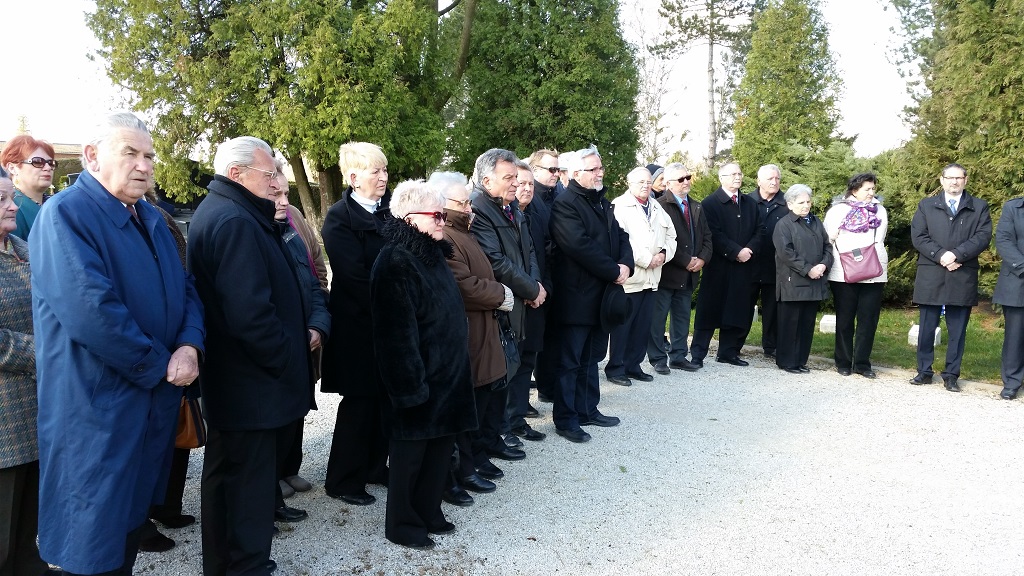 20150406100040609205