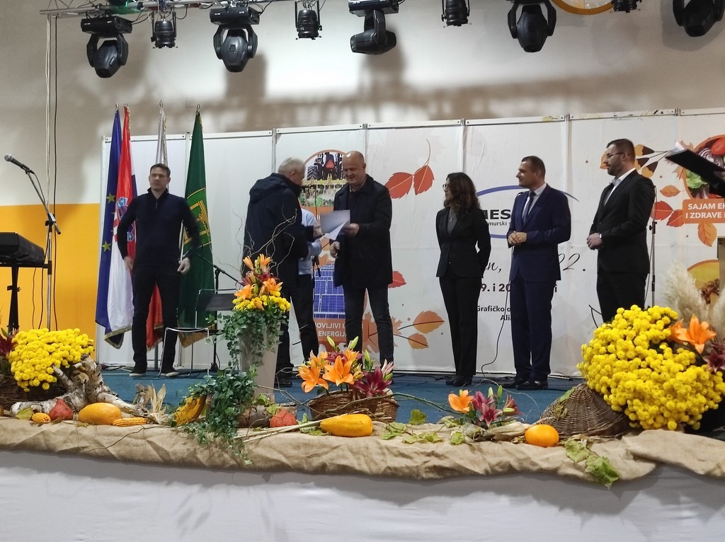 OCJENJIVANJE MEDA Pčelarima dodijeljeno 20 zlatnih, 35 srebrnih i 10 brončanih priznanja