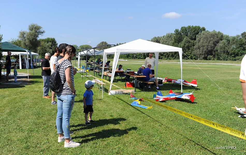 Modelarski miting u organizaciji Zmajarskog kluba Rode
