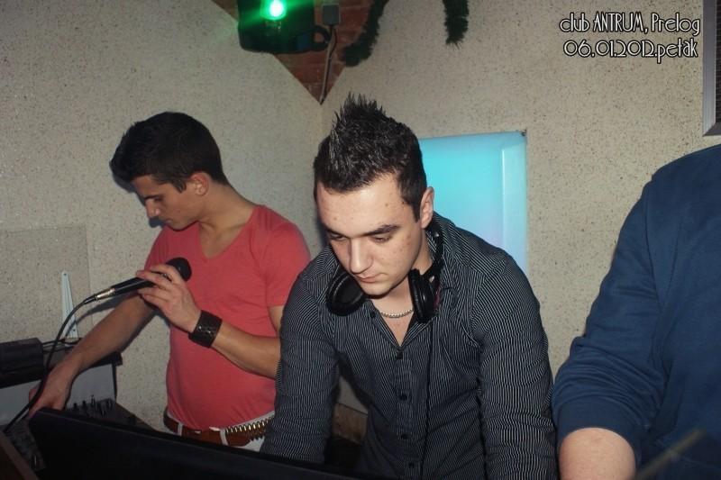 slika0019 Antrum (Petak, 6.1.2012) slika0019 Antrum (Petak, 6.1.2012)