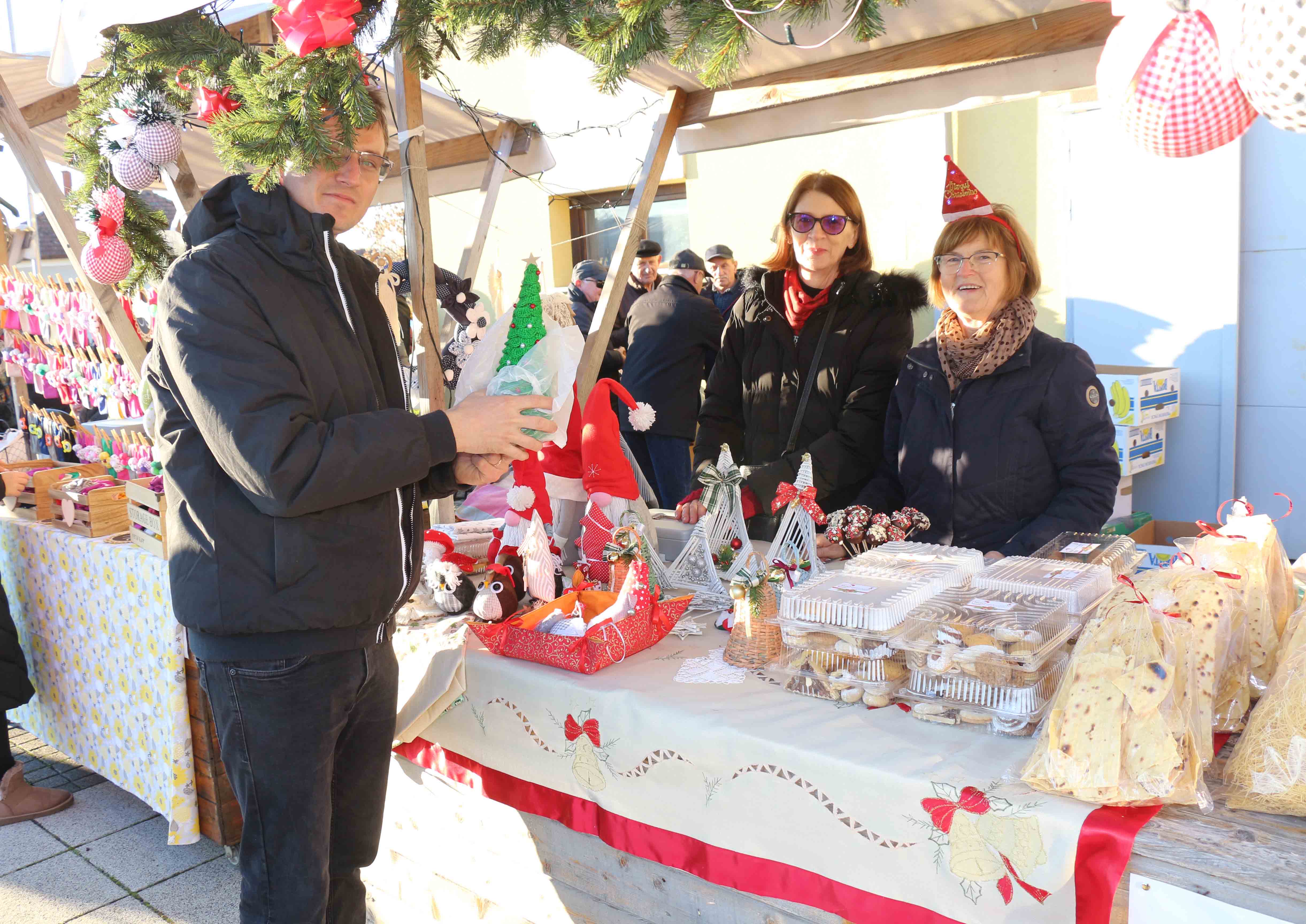 BLAGDANSKI DUH Održan tradicionalni Božićni sajam Općine Mala Subotica