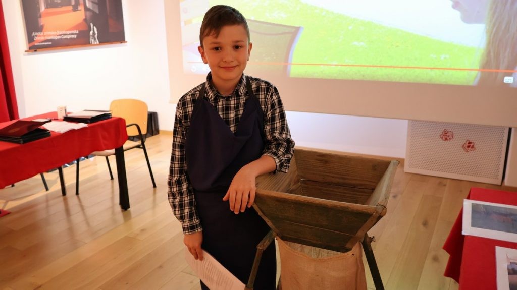 Mali školski kustosi