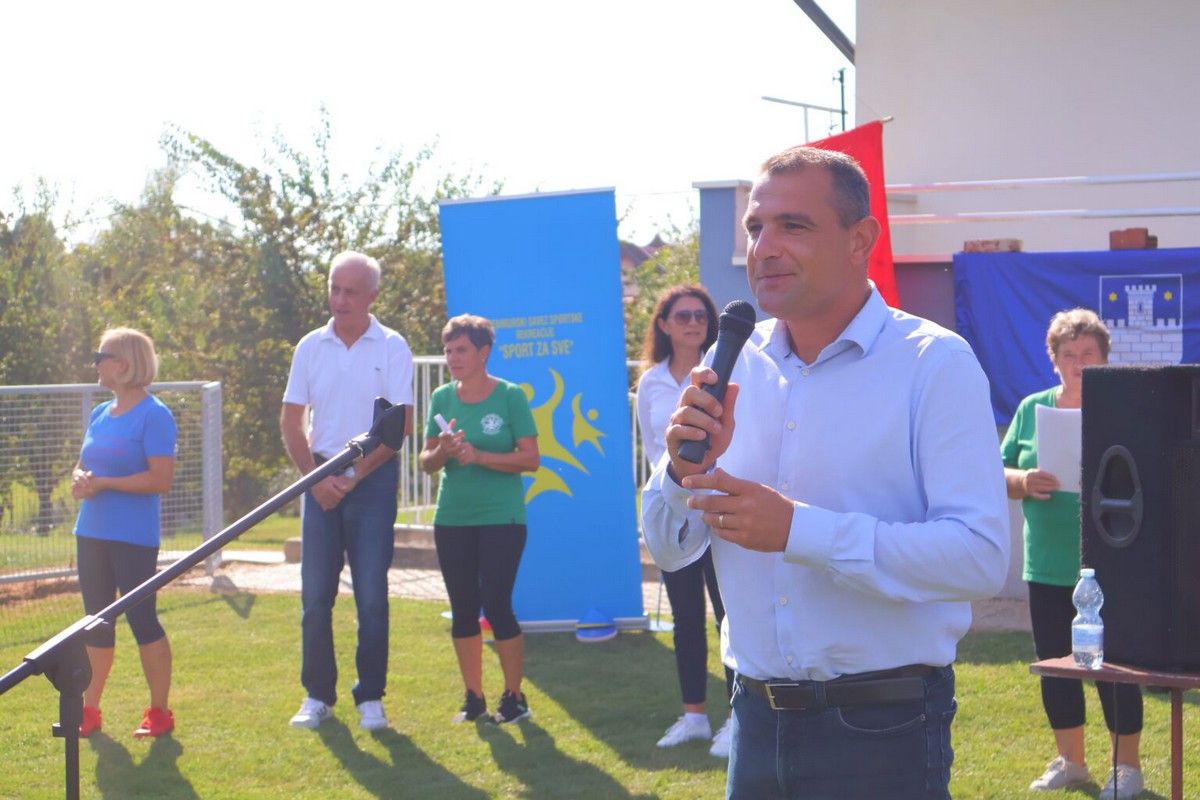 FESTIVAL SPORTSKE REKREACIJE U Mačkovcu vježbalo više od 200 žena, a slavila je ekipa Strahoninca! FESTIVAL SPORTSKE REKREACIJE U Mačkovcu vježbalo više od 200 žena, a slavila je ekipa Strahoninca!