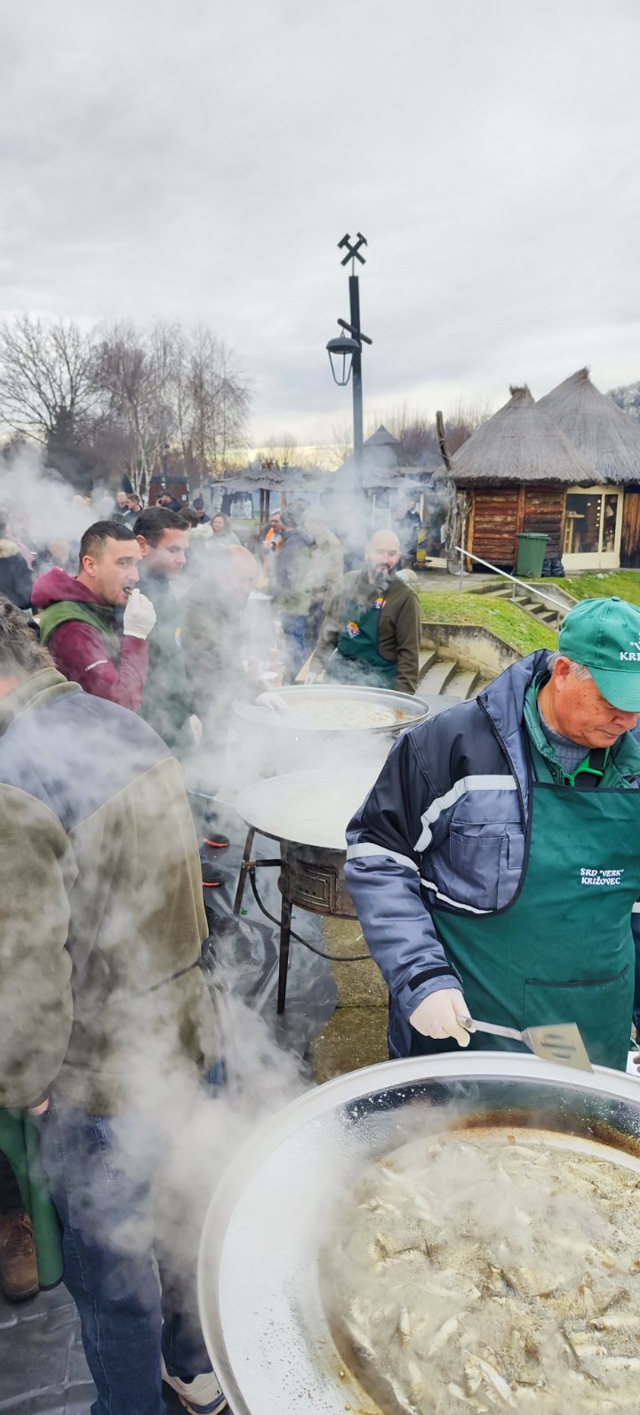 Nastavljena tradicija: Podjela prženih ribica na Badnje jutro na Šetnici svete Barbare