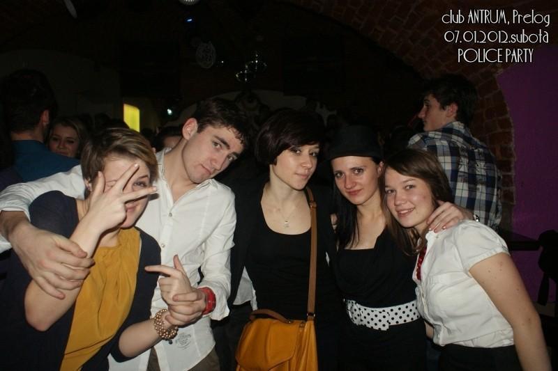 slika0110 Antrum (Subota, 7.1.2012) slika0110 Antrum (Subota, 7.1.2012)