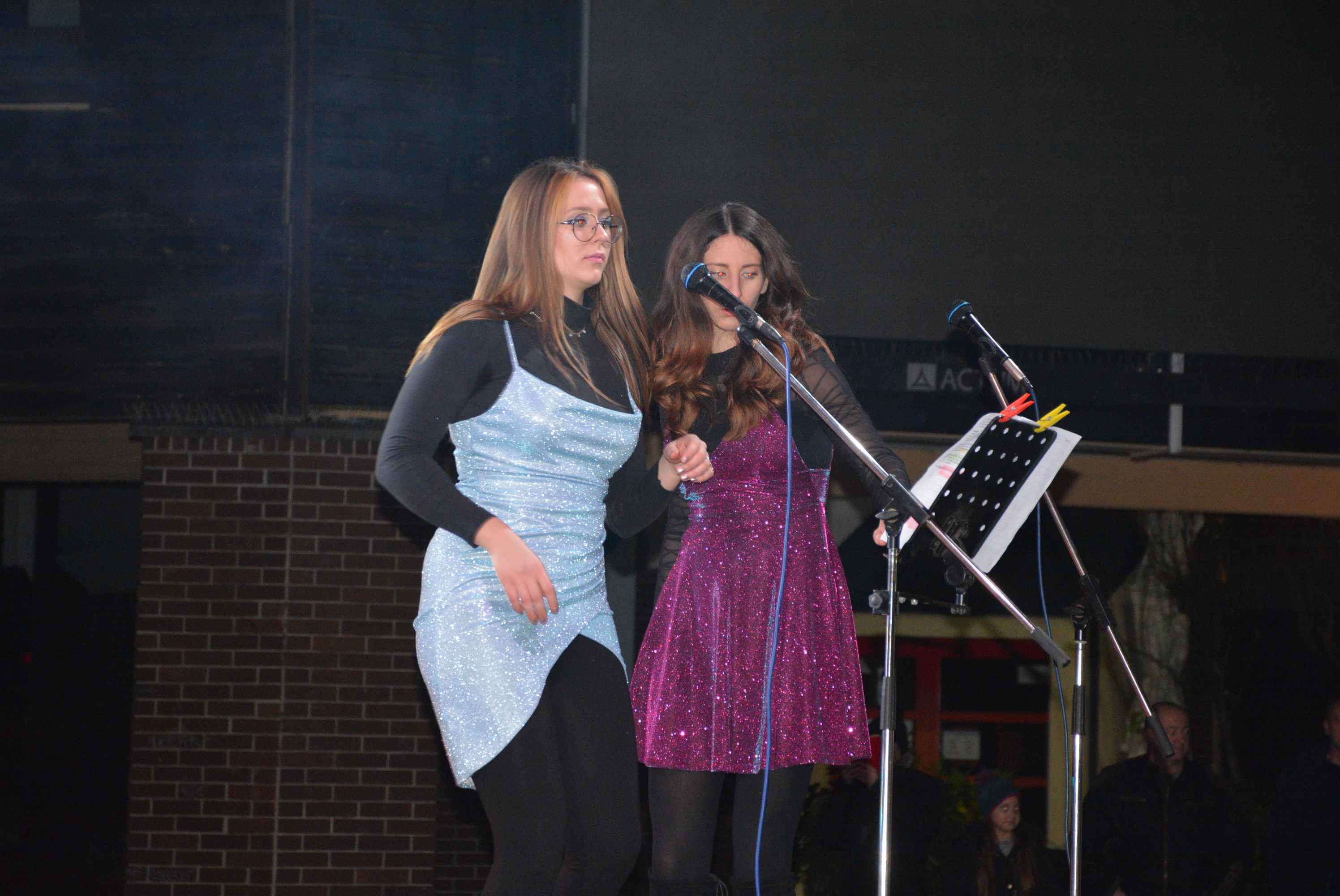 FOTO/VIDEO Čakovec veselo proslavio dolazak 2024. uz ritam ‘Noćne smjene’ i puni trg