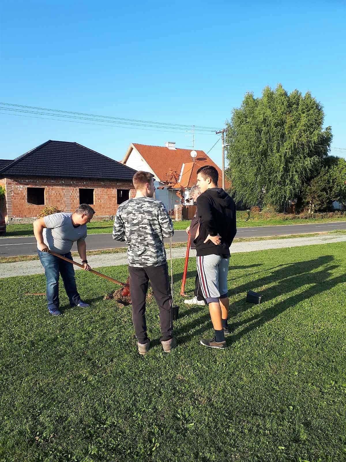 BRAVO, MEĐIMURCI U akciji sadnje drveća na širem čakovečkom području posađeno stotine novih stabala BRAVO, MEĐIMURCI U akciji sadnje drveća na širem čakovečkom području posađeno stotine novih stabala