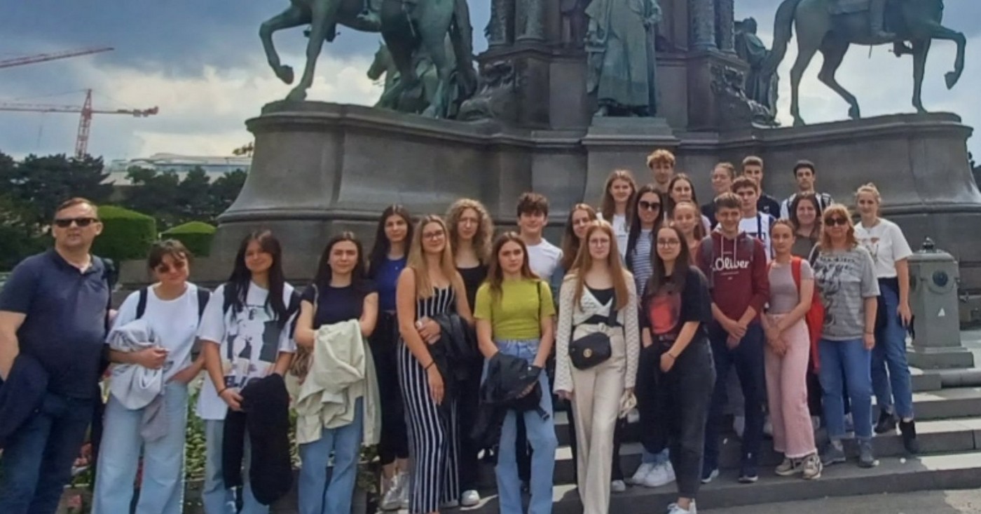 Gimnazija Josipa Slavenskog