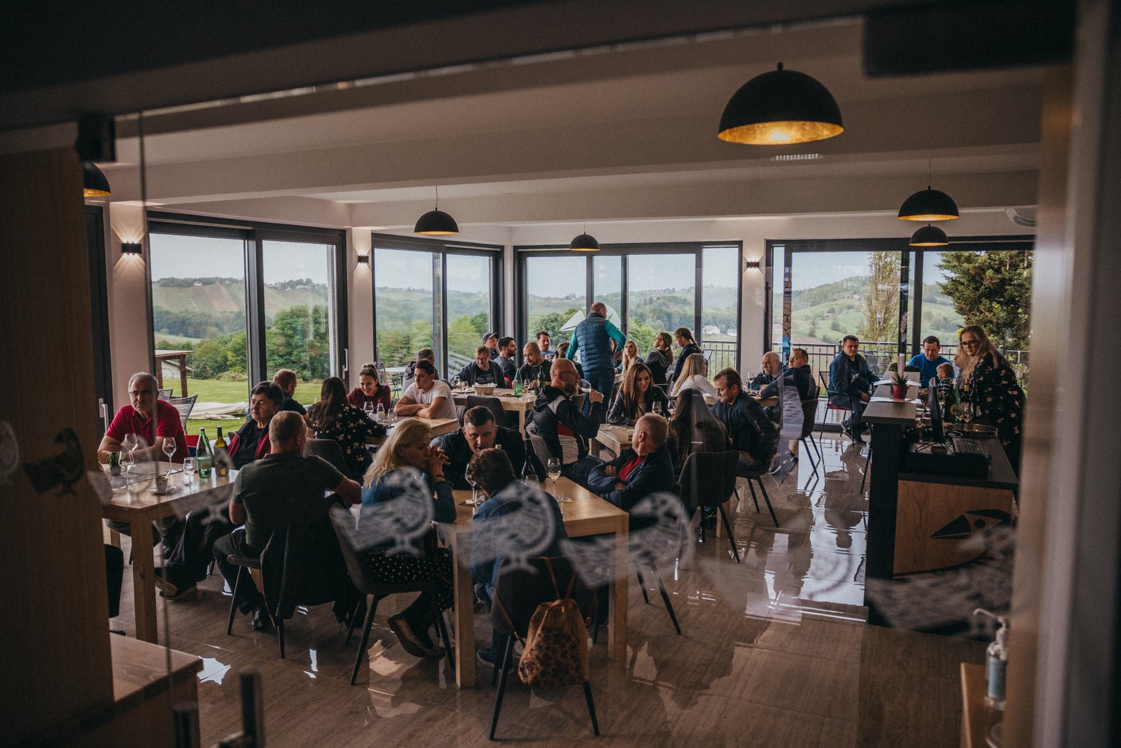 Vinarija Cmrečnjak poziva u novu Vinoteku!