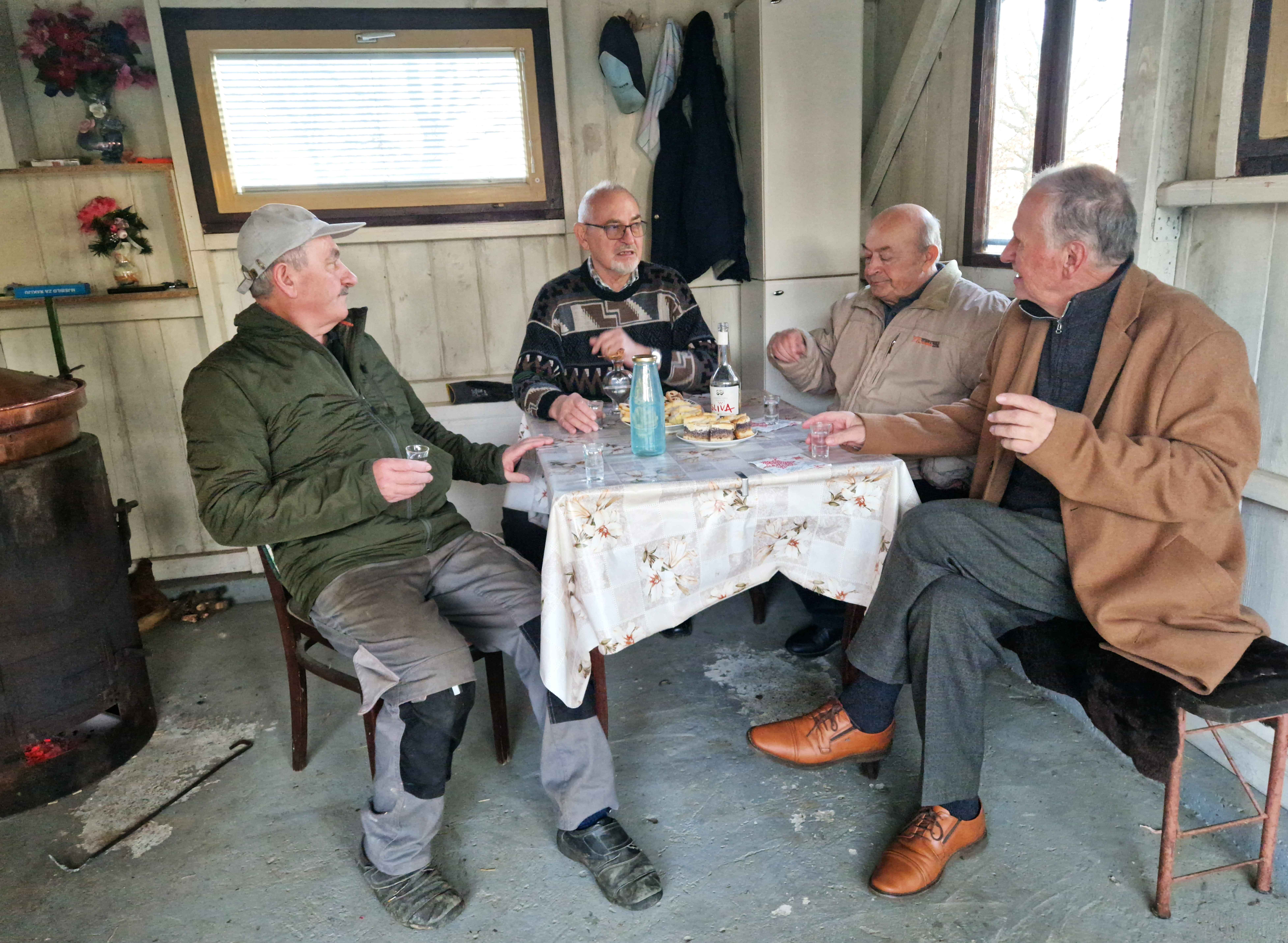 PRVE KAPI ŽGANICE Obitelj Kamenar pripravila plemenit napitak