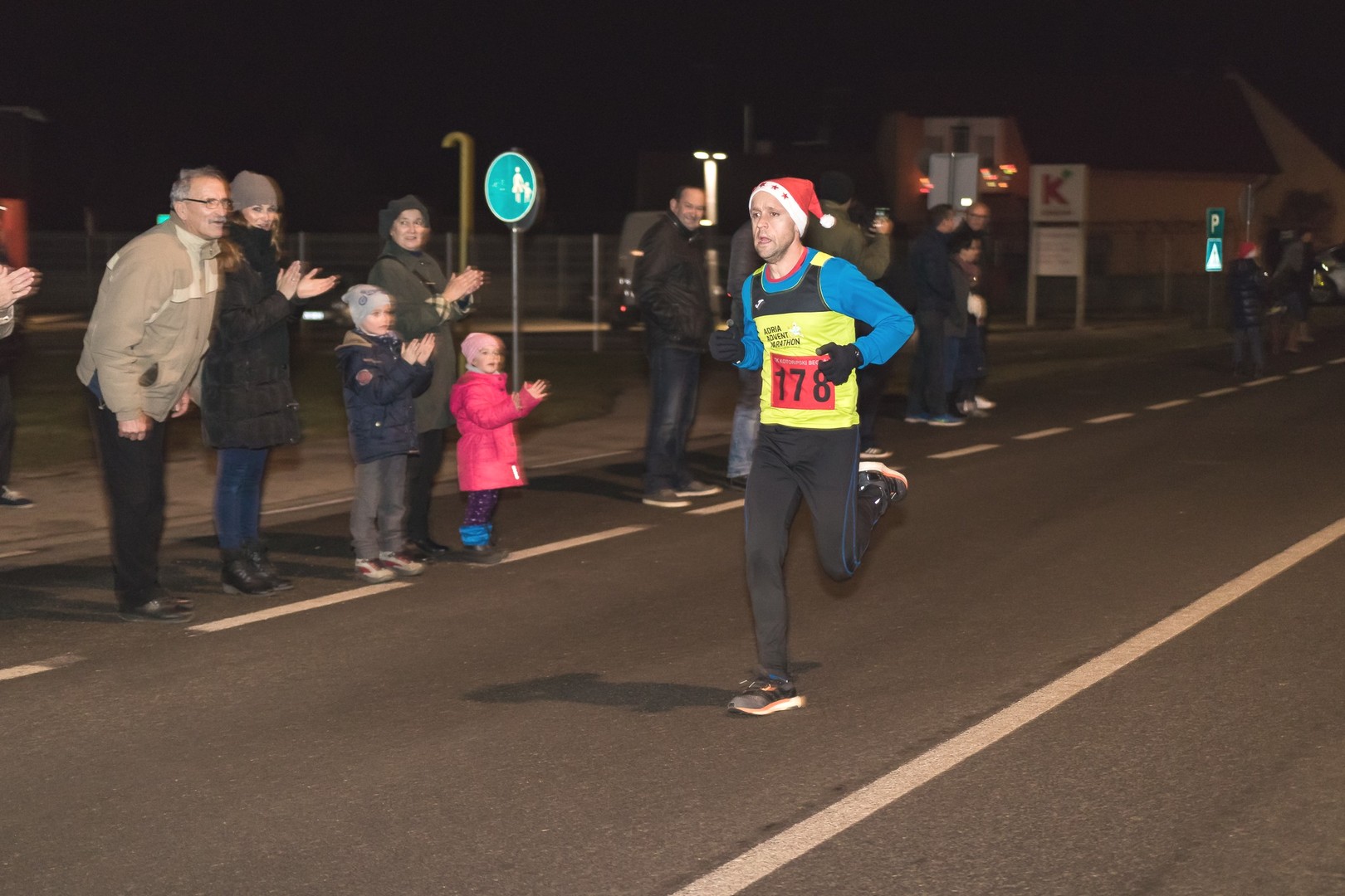 Sajam i božićna utrka privukli mnoštvo u centar Kotoribe