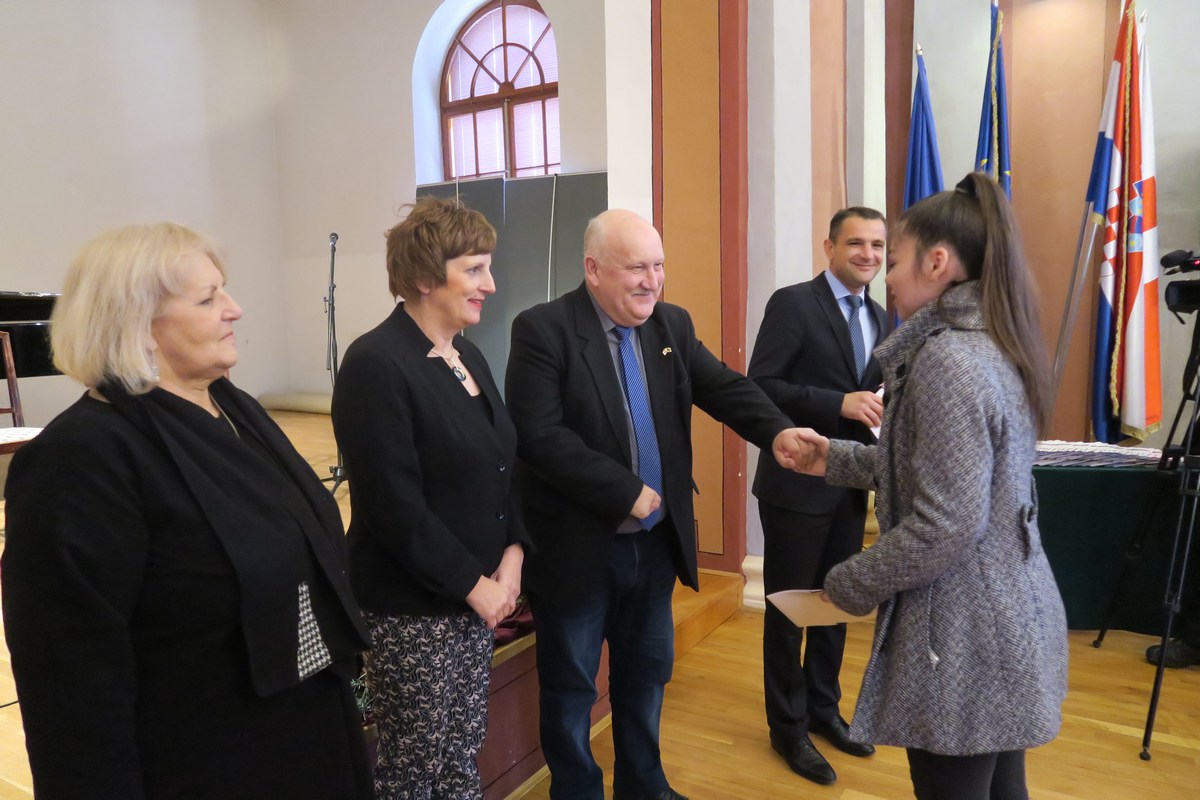 U zgradi Scheier u Čakovcu dodijeljene učeničke stipendije djeci hrvatskih branitelja