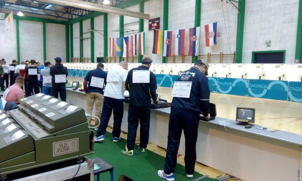 img20151206094010909099