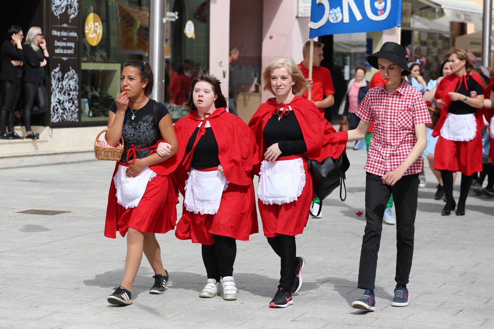 Ulicama Čakovca koračalo više od 1200 međimurskih maturanata