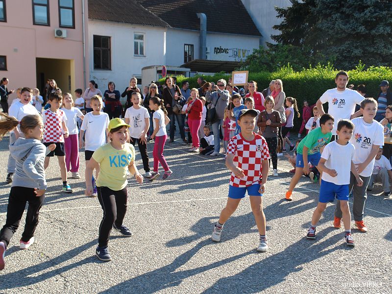 347715089dsc05561399341