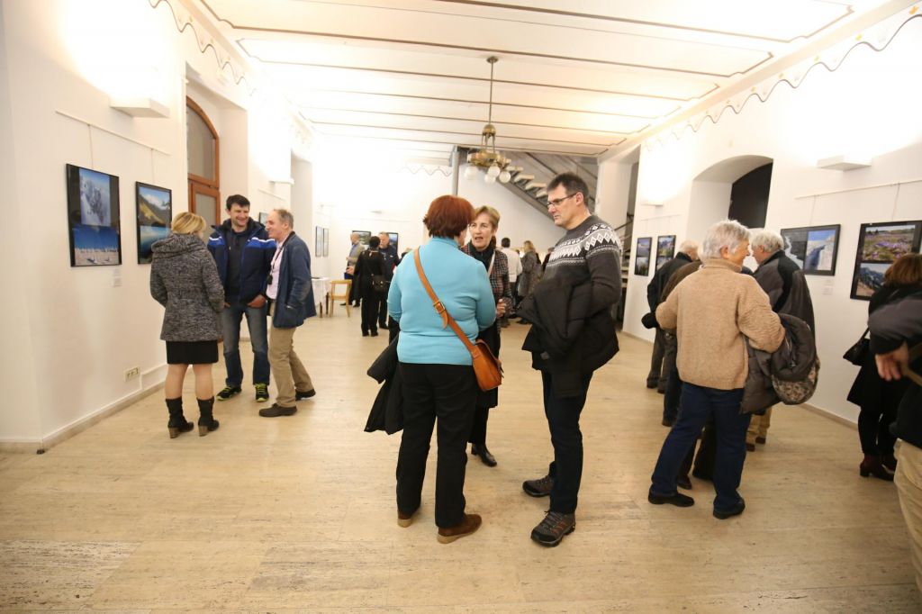 2765325010214156381120468204597