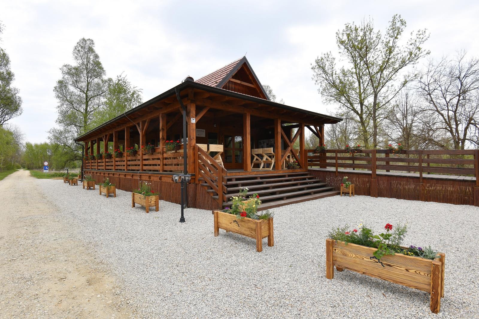 Skele su nekad preko Mure prevozile seljake i stoku, a danas oduševljene turiste