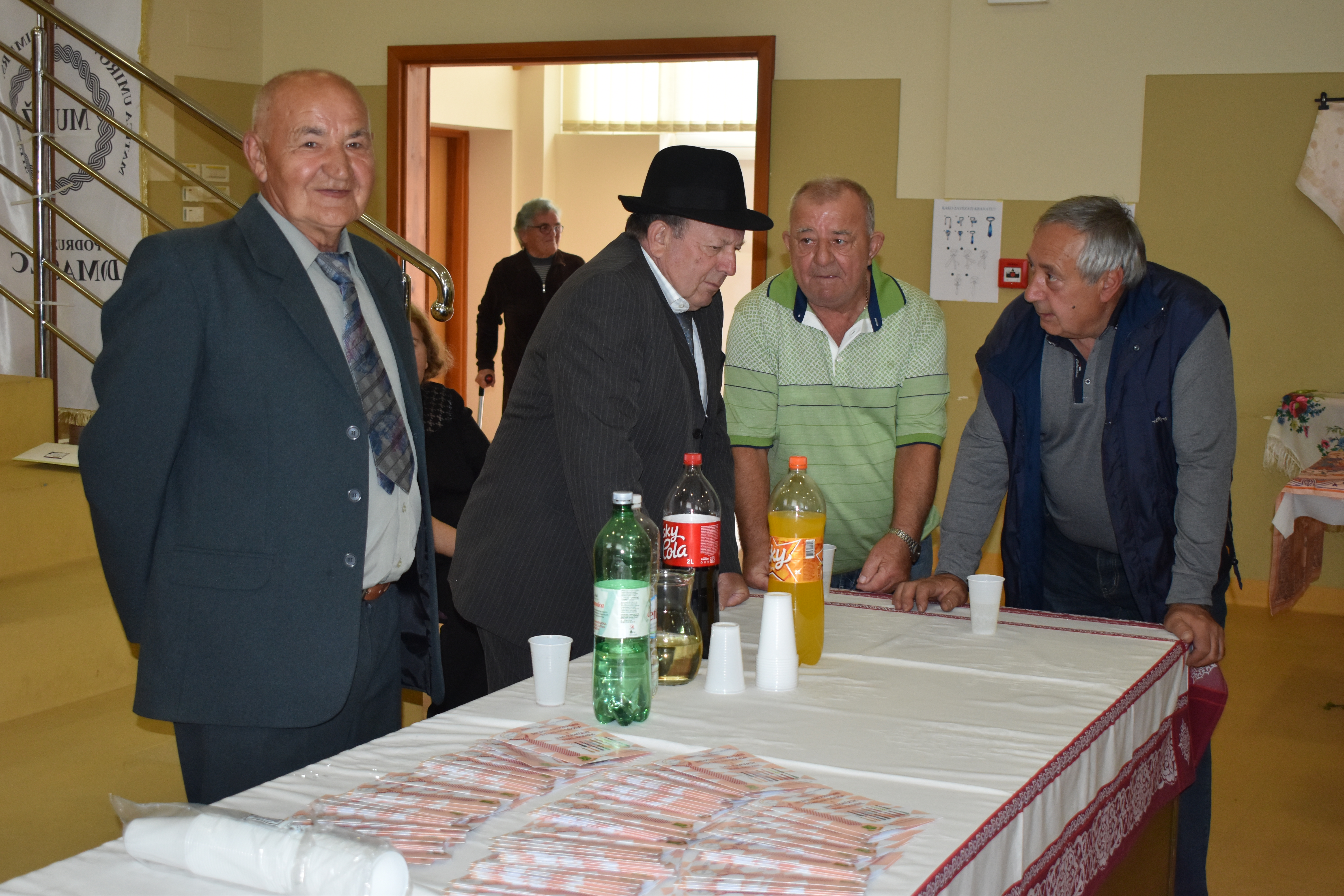Izložba marama i kravata u Domašincu