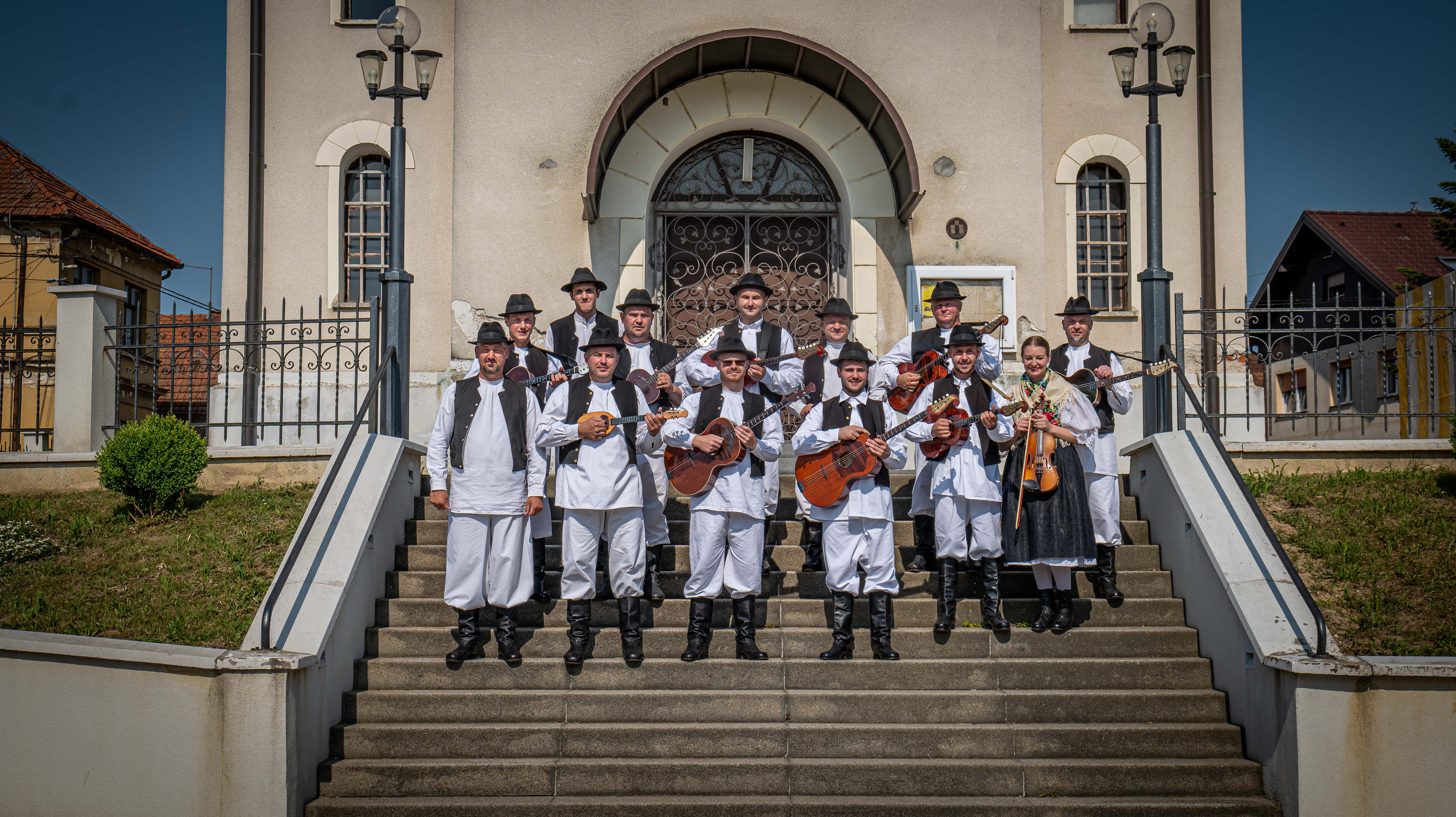 kud belica veličanstvena tamburaši