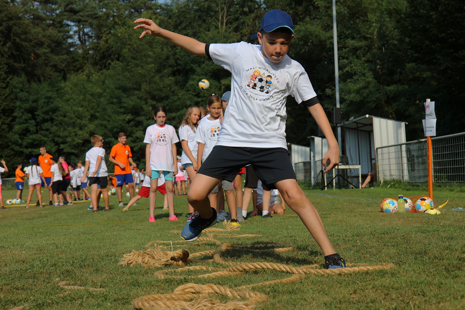Vesela škola nogometa u Malom Mihaljevcu