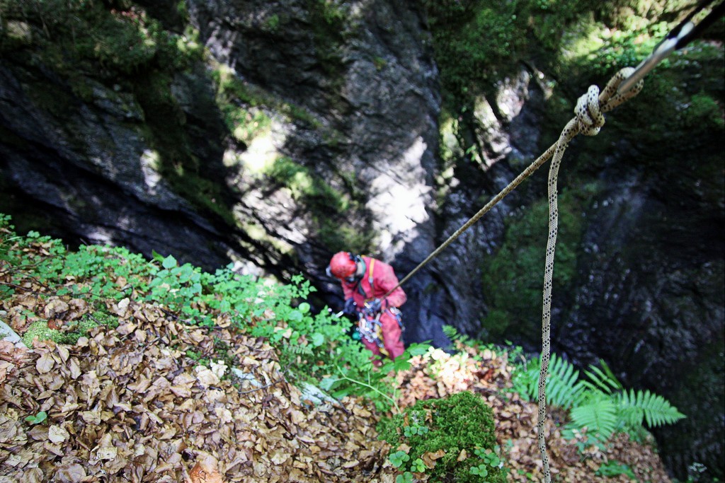 MLADI ČAKOVEČKI SPELEOLOG ILIJA JURAK Ljepota poniranja u zemljine dubine