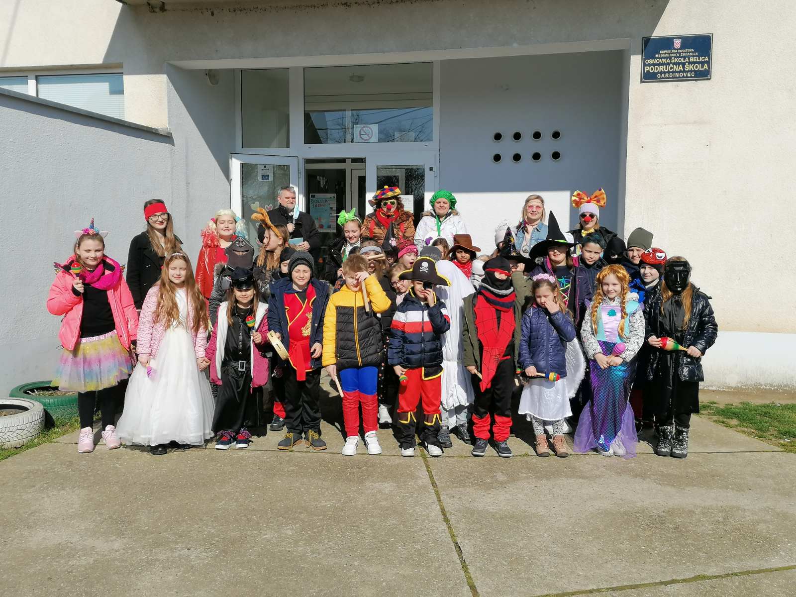 Maškare u Područnoj školi Gardinovec: Fašnički dan zaokružili šetnjom gardinovskim ulicama Maškare u Područnoj školi Gardinovec: Fašnički dan zaokružili šetnjom gardinovskim ulicama