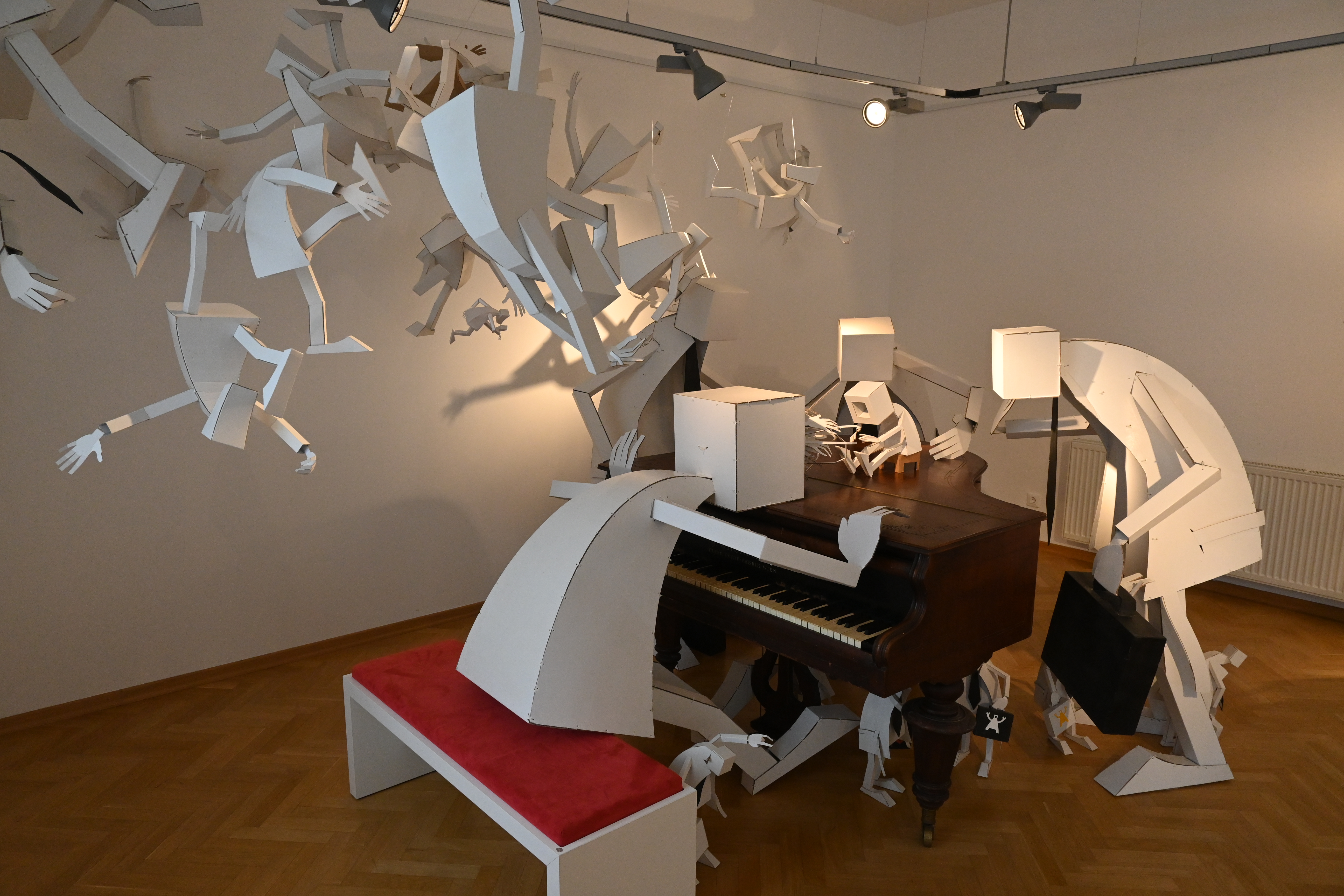 PRELOG Otvorena samostalna izložba ‘Papirnata energija’ akademskog umjetnika Marka Zubaka PRELOG Otvorena samostalna izložba ‘Papirnata energija’ akademskog umjetnika Marka Zubaka