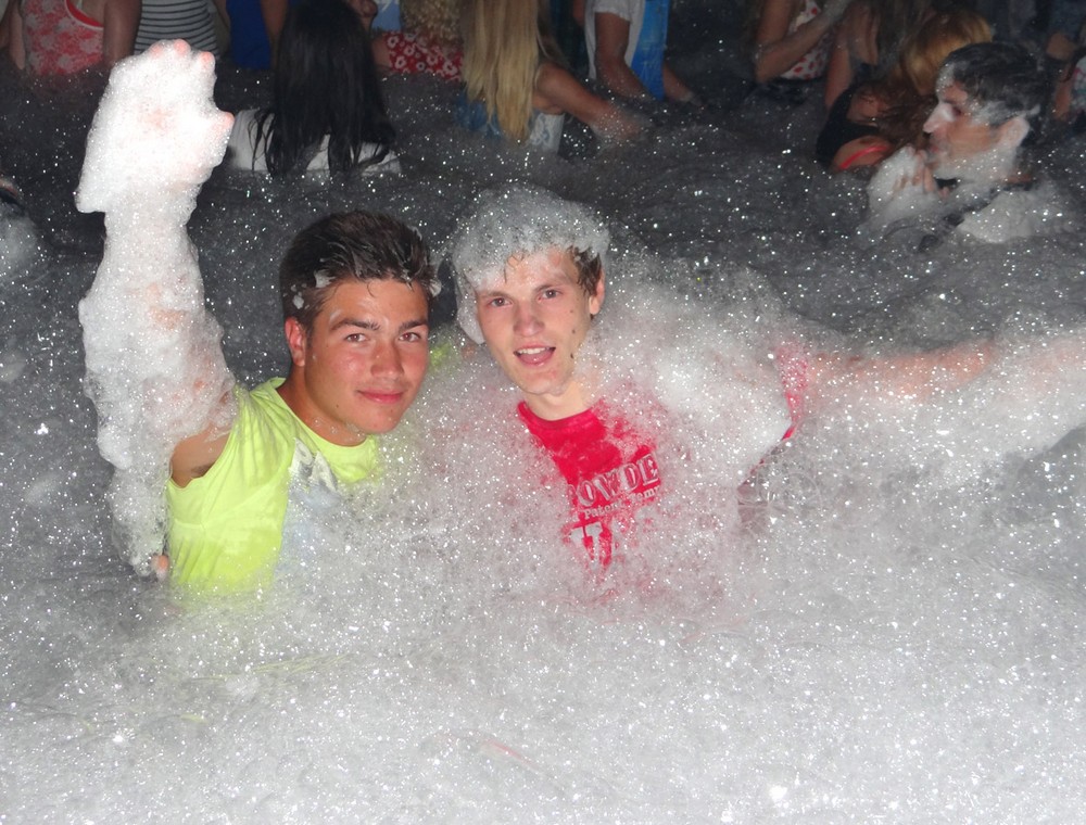 slika0081144649 Pjena party u Šampionu (Subota, 16.8.2014.)