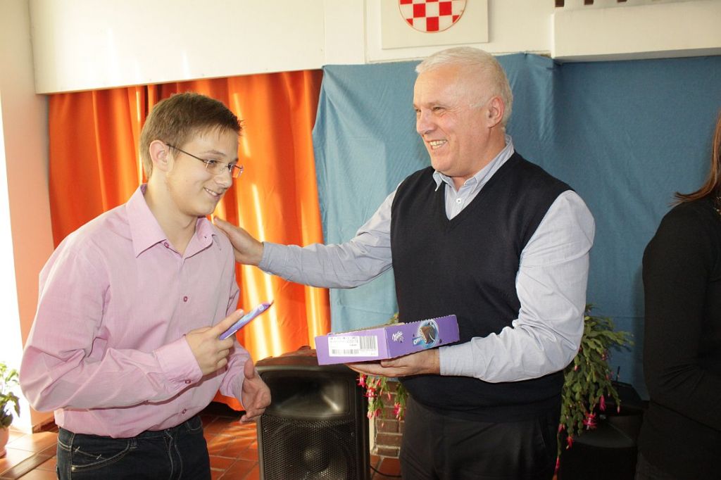 161130prvicvrkut375160303