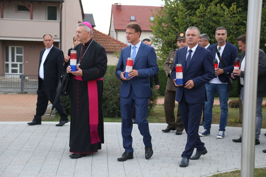 2143933310212942455493086143923