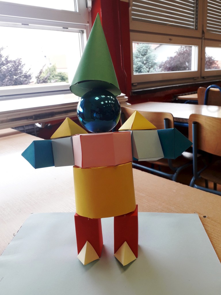 PLEŠKOVEC Učenici izradili kvalitetne matematičke umjetnine