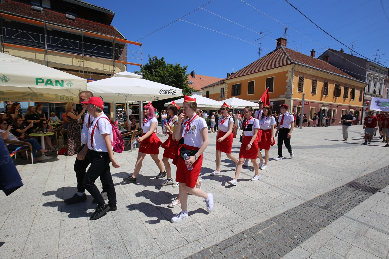 Vesela kolona međimurskih maturanata prošetala Čakovcem