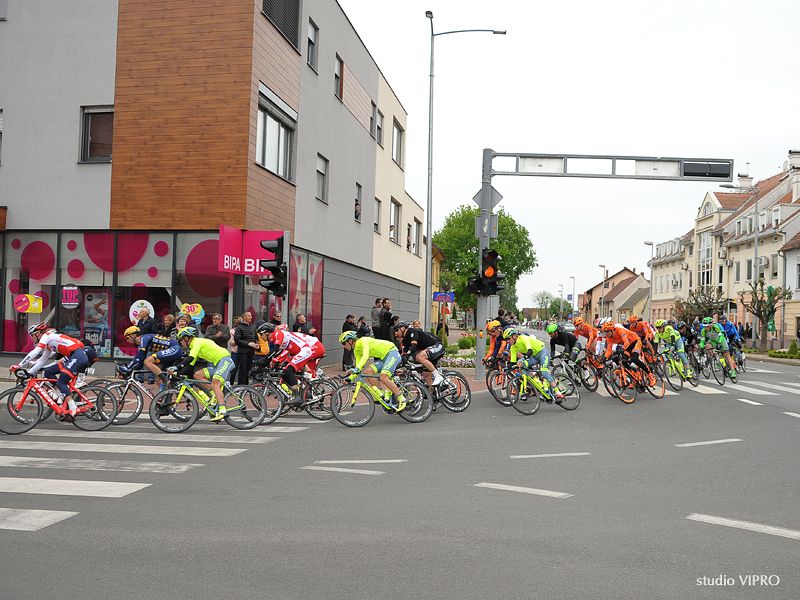 347015032dsc8960908066