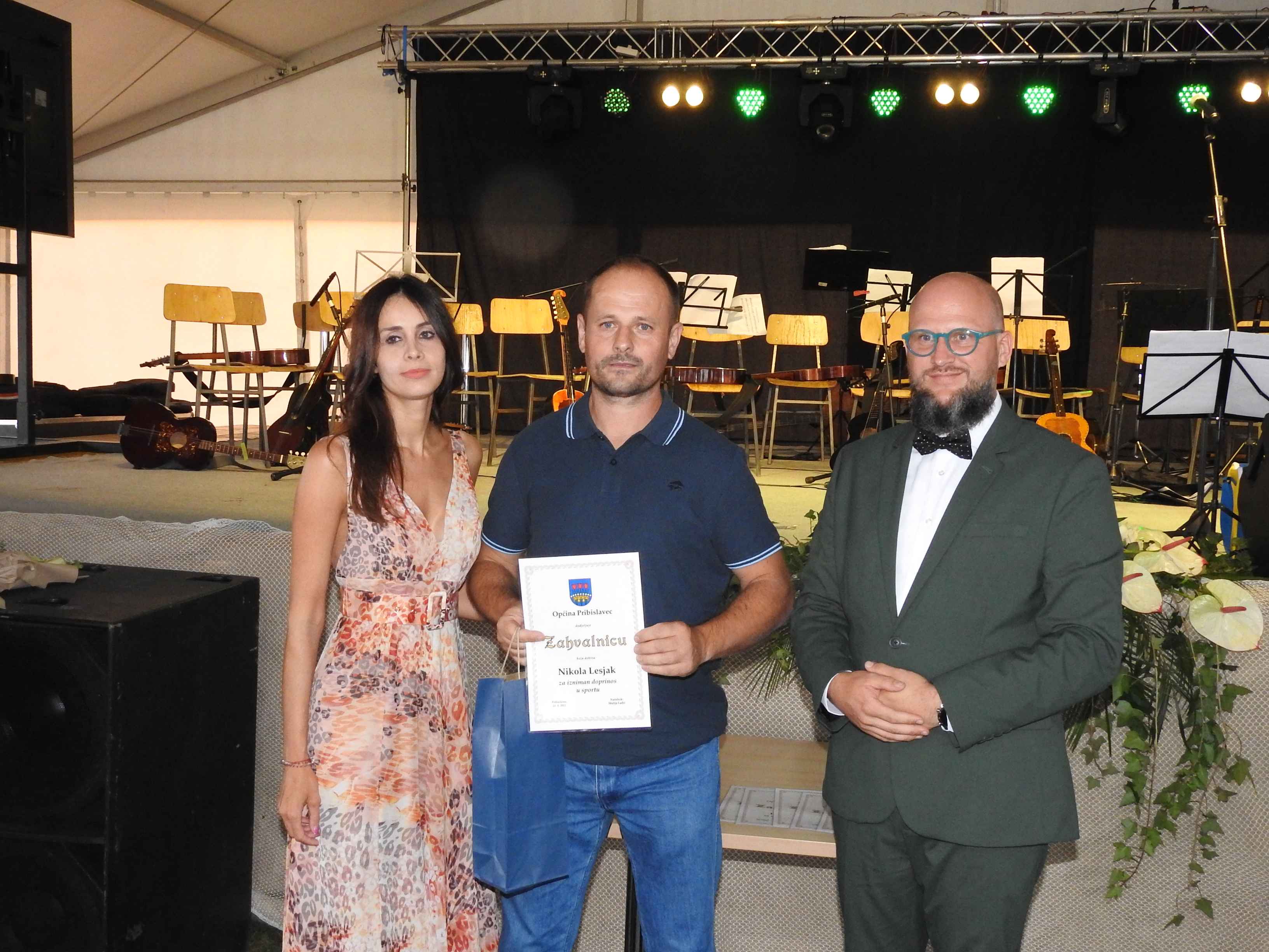 PRIBISLAVEC Jučer je na aerodromu održana svečana sjednica, pogledajte nagrađene