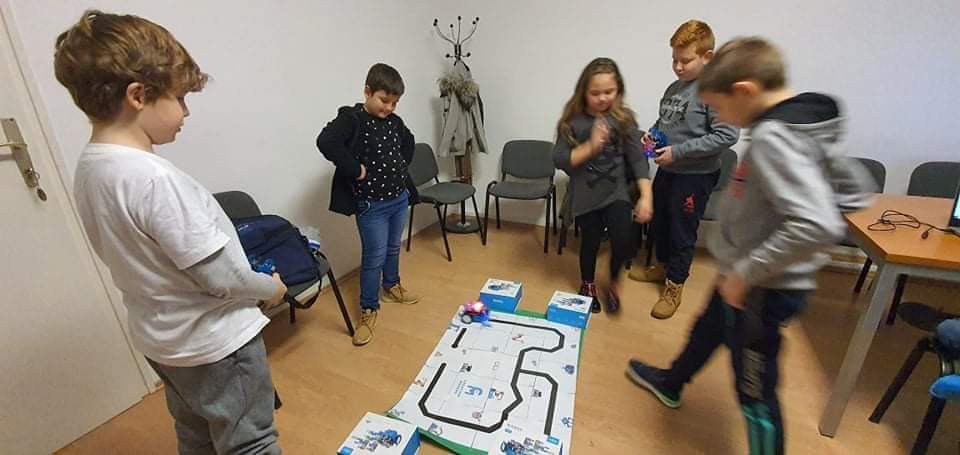 Izvrstan početak nove sezone za robotičare Udruge žena Pretetinec