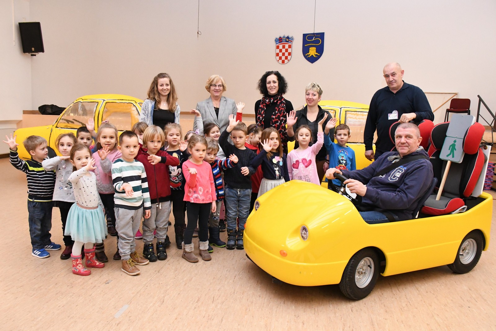 MALA PROMETNA ŠKOLA Vrtićarci DV Suncokret Strahoninec učili o sigurnosti u prometu